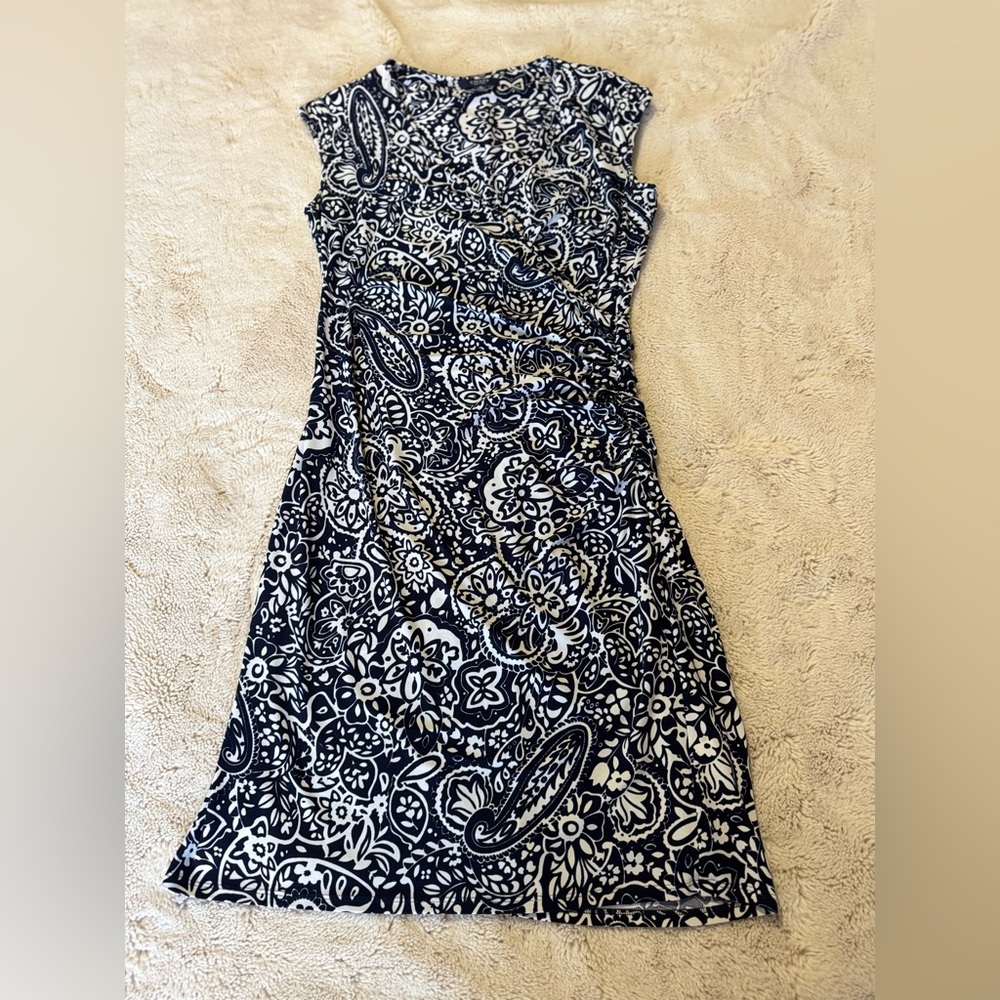 Chaps faux wrap paisley fit and flare dress. Size Medium - Picture 3 of 10